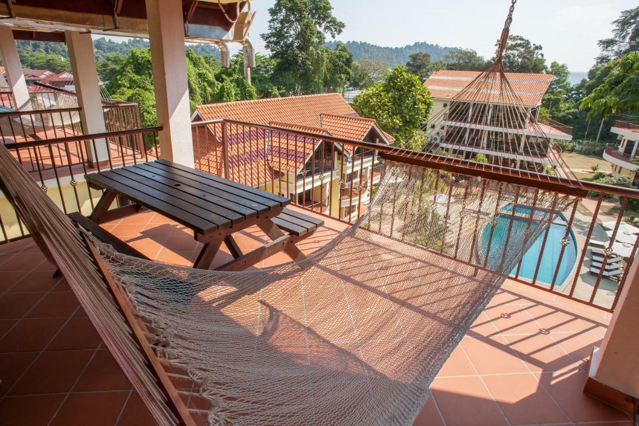 Anjungan Beach Resort Kampung Teluk Nipah Exterior foto
