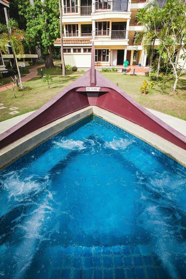 Anjungan Beach Resort Kampung Teluk Nipah Exterior foto