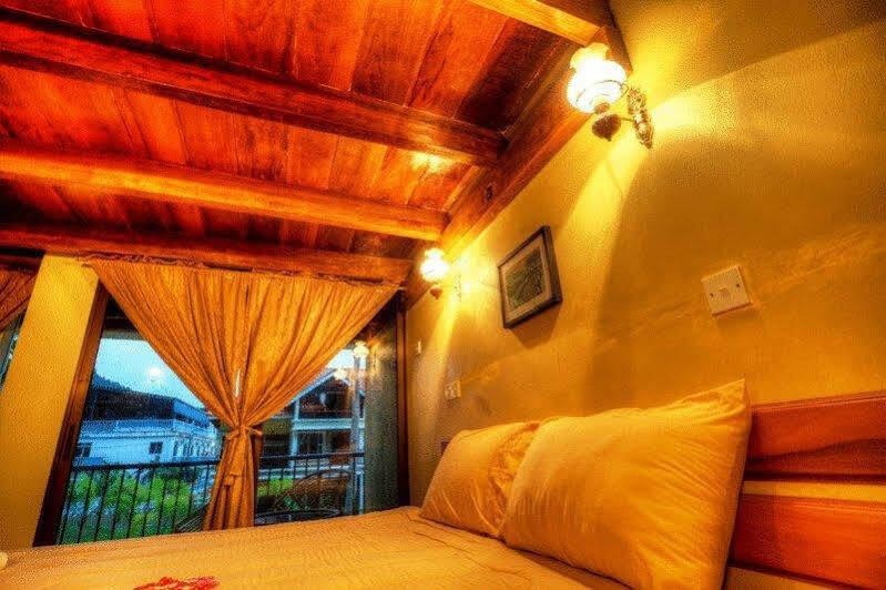 Anjungan Beach Resort Kampung Teluk Nipah Exterior foto